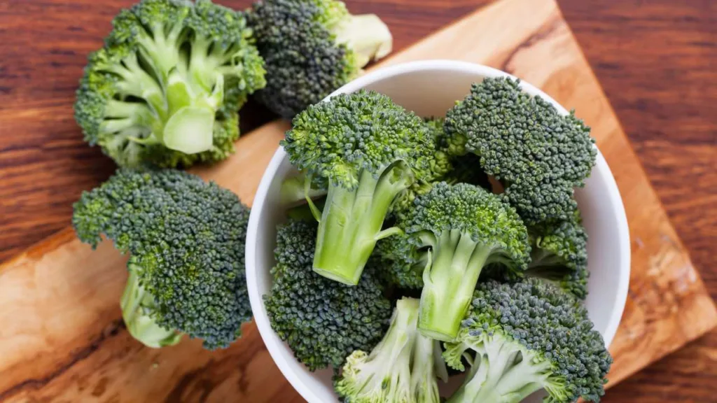 Broccoli Benefits in Hindi